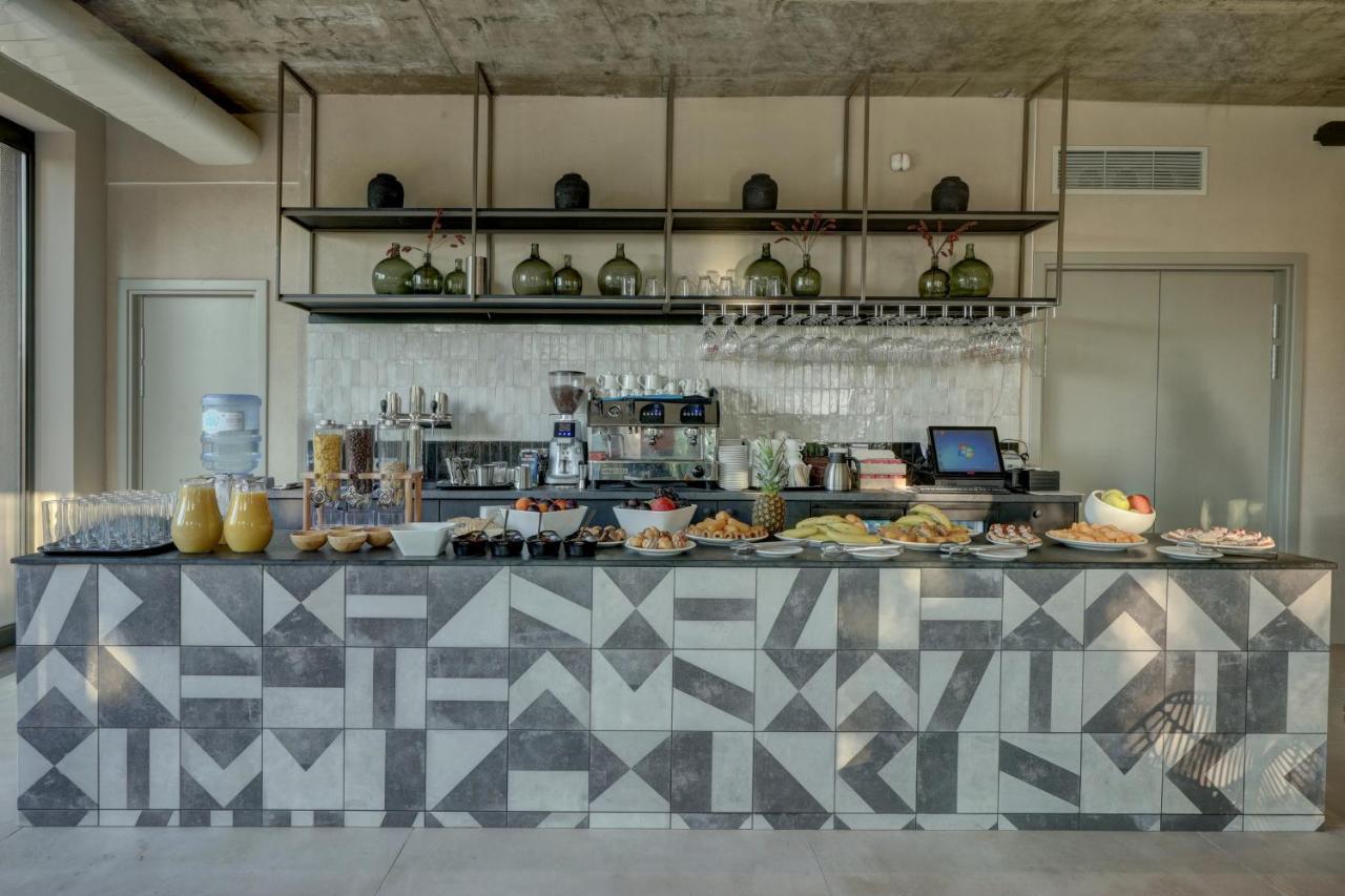 גולדן סנדס Umani Hotel - Free Beach - Free Parking מראה חיצוני תמונה